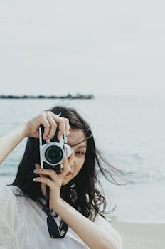 中东局势动荡,铝价显著攀升;霍尔木兹海峡受阻,全球供应面临挑战。 股票财经 中东局势动荡,铝价显著攀升;霍尔木兹海峡受阻,全球供应面临挑战。 股票财经