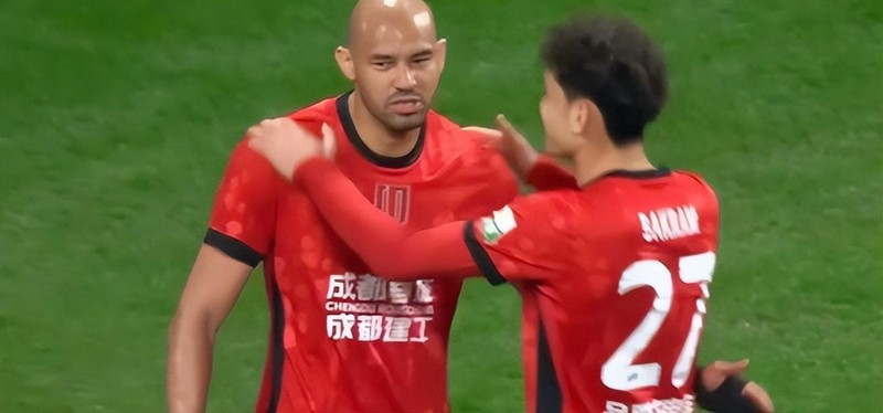  技术解码：替补奇兵拜合拉木的战术价值与成长路径 体育新闻