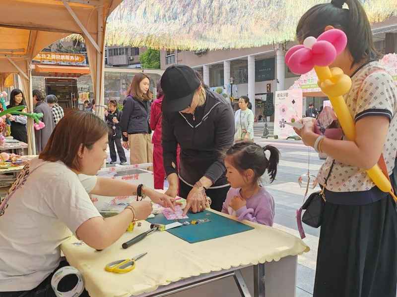  技术解构·光影艺术赋能社区空间：古北万科广场遮阳装置设计复盘 文化旅游